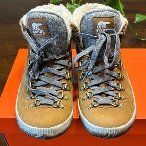 Sorel Brown and Gray Lace-Up Boots